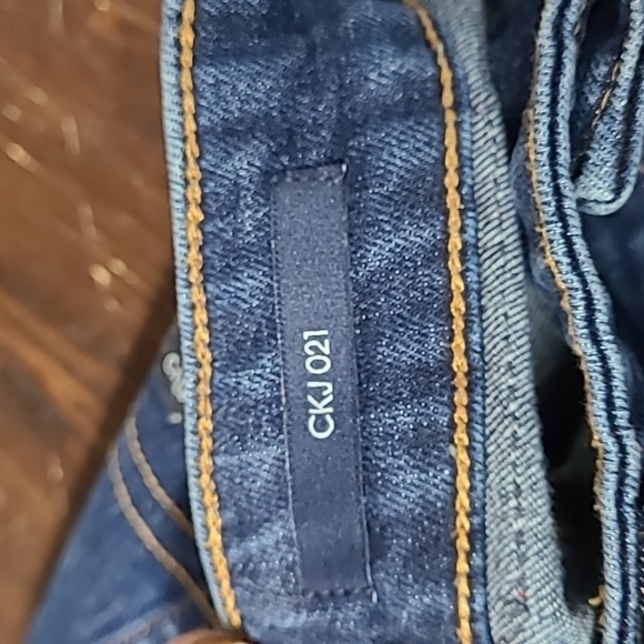 3/$35. Calvin Klein Women's CKJ 021 Mid Rise Slim Fit Jean - Picture 13 of 13